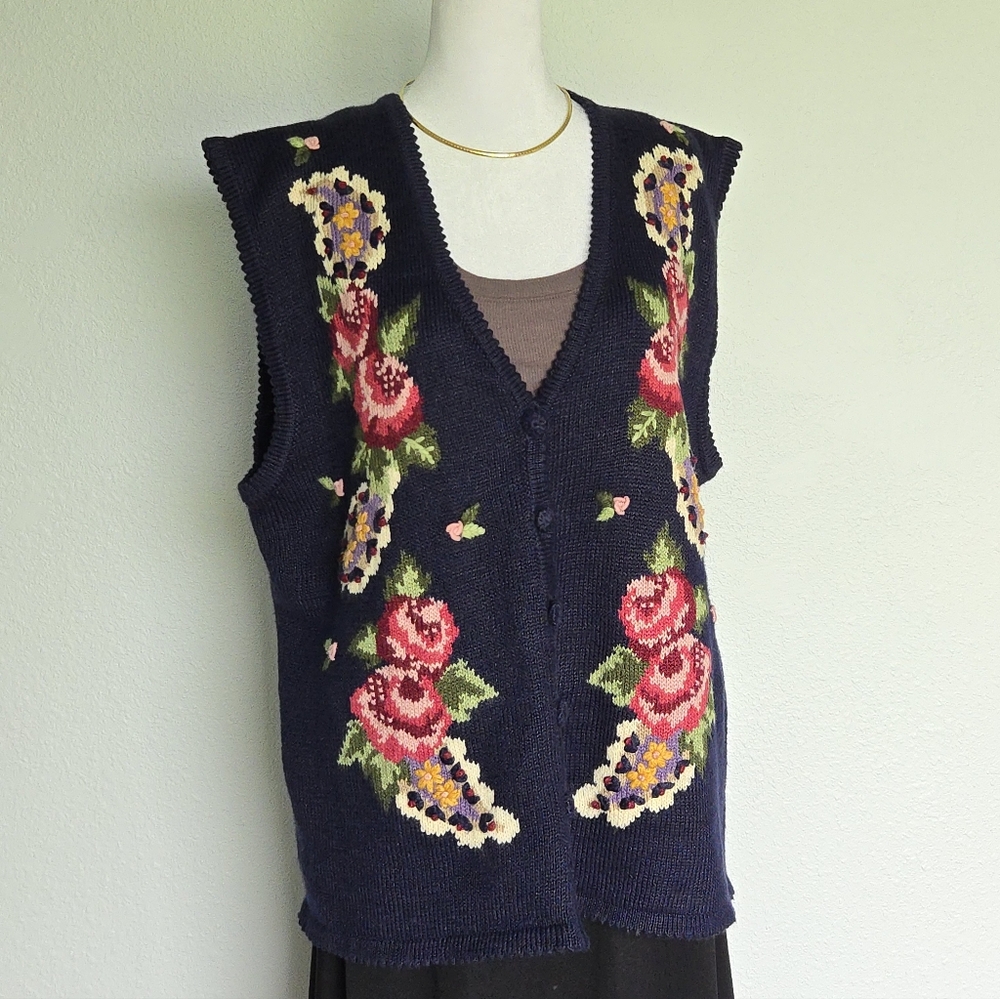 VTG, Fairy-Core, Boho, Jantzen navy blue floral sweater vest hand embroidered